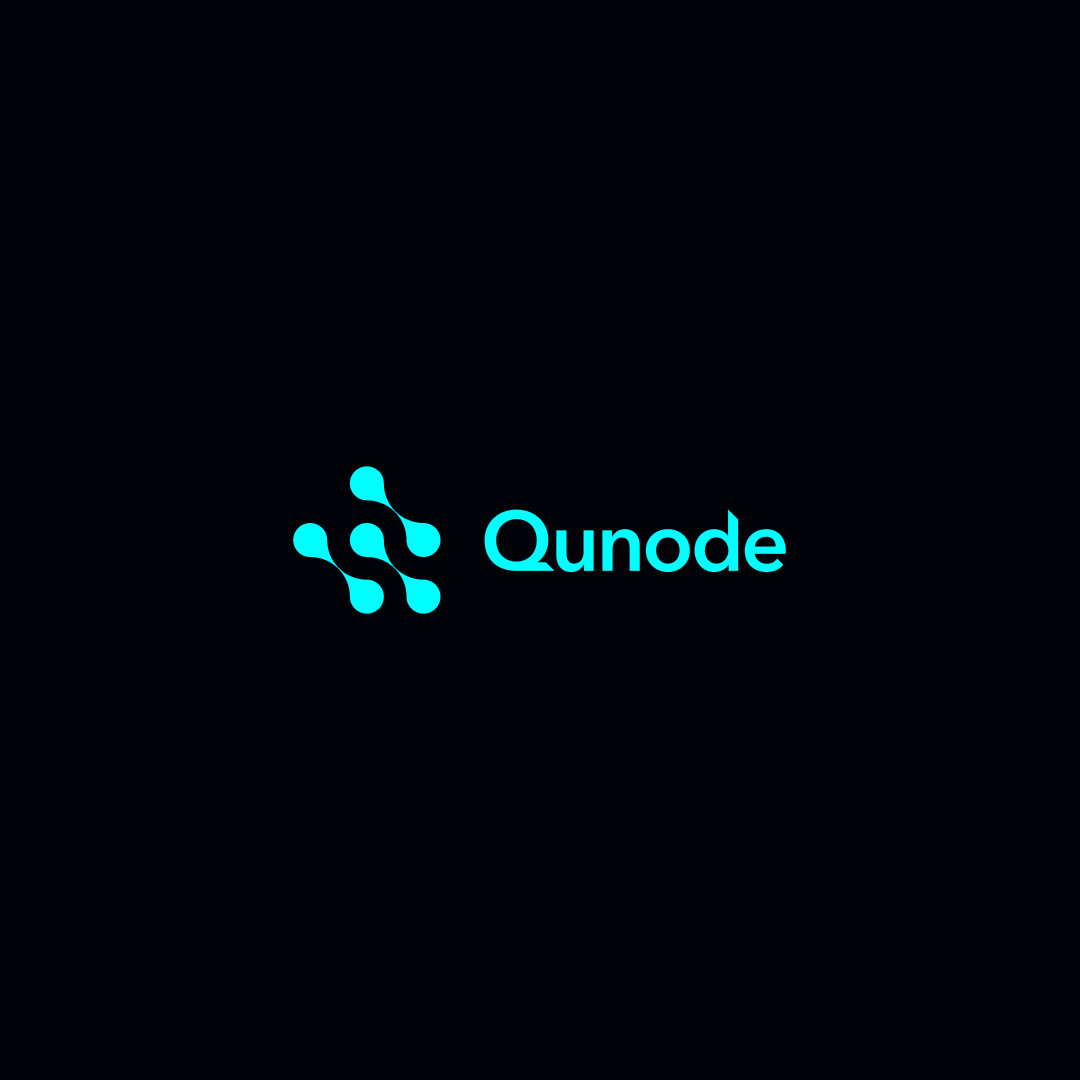 Logotipo minimalista de Qunode, parte de su identidad visual para tecnológica.